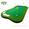 Mini Golf Court Grass Artificial Putting Green Mat. (Maxkamad Mini Golf ah) oo Doog Cagaaran Dhigaysa